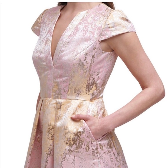 Vince Camuto Dresses & Skirts - Vince Camuto Pink and Gold Dress
